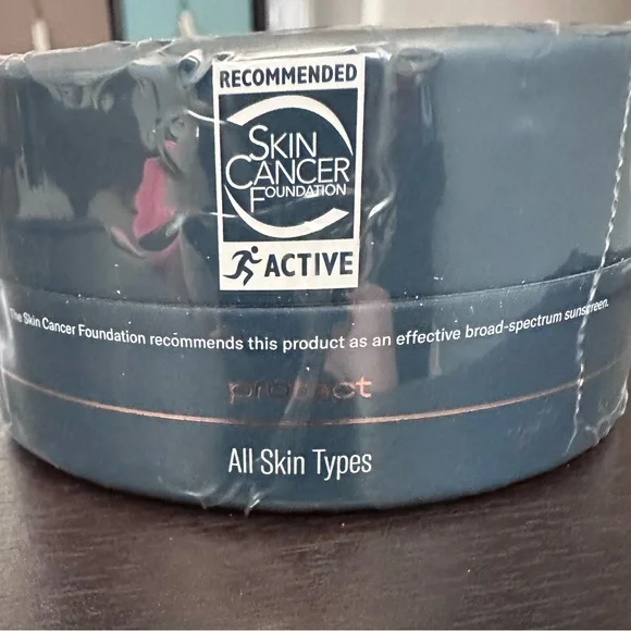 SUNBETTER TONE SMART SPF68 SUNSCREEN COMPACT *SKINBETTER SCIENCE - Picture 5 of 8